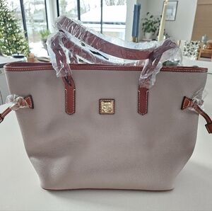 NWT Dooney & Bourke Taupe Bailey Tote Bag